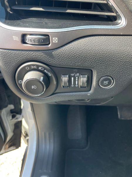 2019 Jeep Cherokee Limited FWD