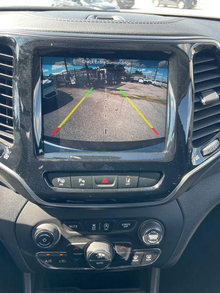 2019 Jeep Cherokee Limited FWD
