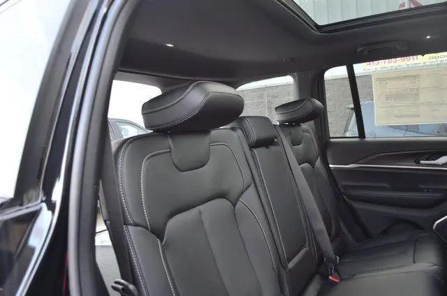 2025 Jeep Grand Cherokee Limited 4x4