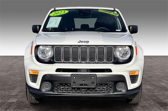 2023 Jeep Renegade Latitude 4x4 2023 Jeep Renegade Latitude 4x4
