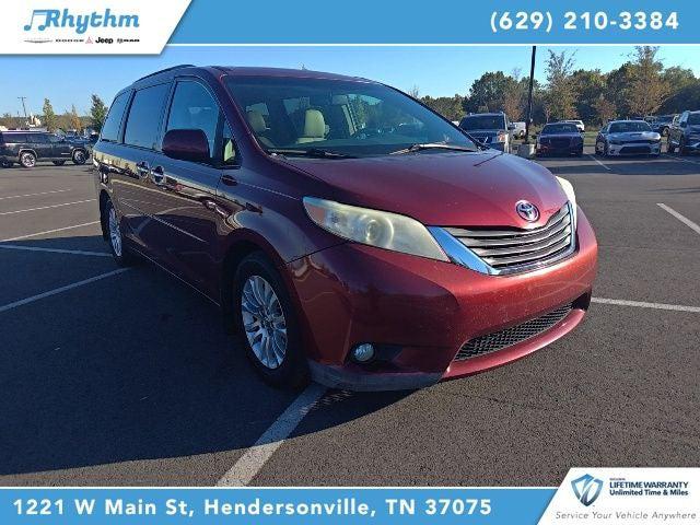 2014 Toyota Sienna XLE V6 8 Passenger 2014 Toyota Sienna XLE V6 8 Passenger