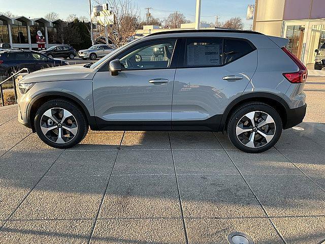 2026 Volvo XC40 B5 Plus