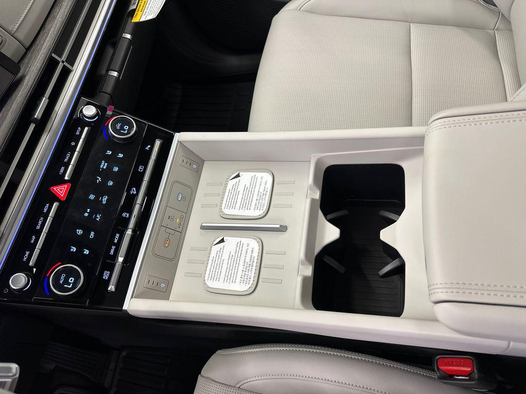 2026 Hyundai Santa Fe Limited - Photo 33
