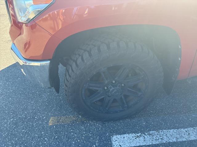 2017 Toyota Tundra SR5 5.7L V8 2017 Toyota Tundra SR5 5.7L V8