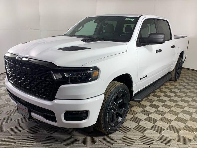 2026 RAM 1500 RAM 1500 EXPRESS CREW CAB 4X4 57 BOX