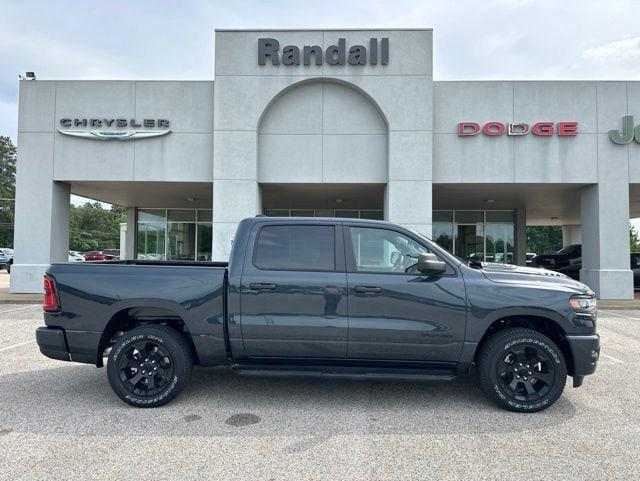 2026 Ram 1500 Express Crew Cab 4x4 5'7" Box