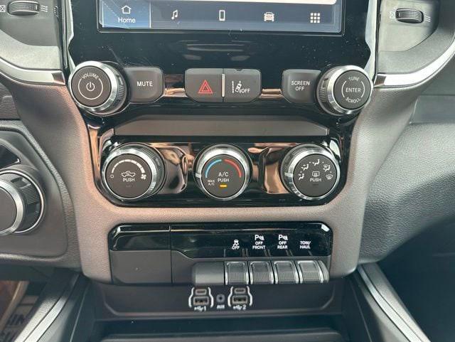 2026 Ram 1500 Express Crew Cab 4x4 5'7" Box