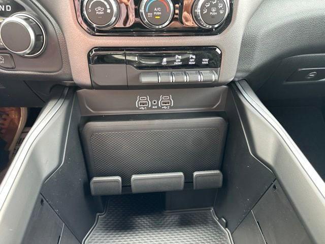 2026 Ram 1500 Express Crew Cab 4x4 5'7" Box