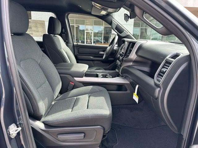 2026 Ram 1500 Express Crew Cab 4x4 5'7" Box