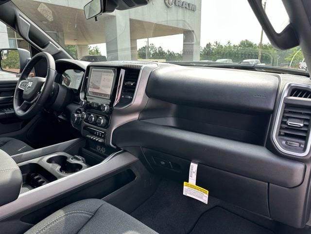 2026 Ram 1500 Express Crew Cab 4x4 5'7" Box