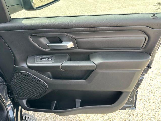 2026 Ram 1500 Express Crew Cab 4x4 5'7" Box