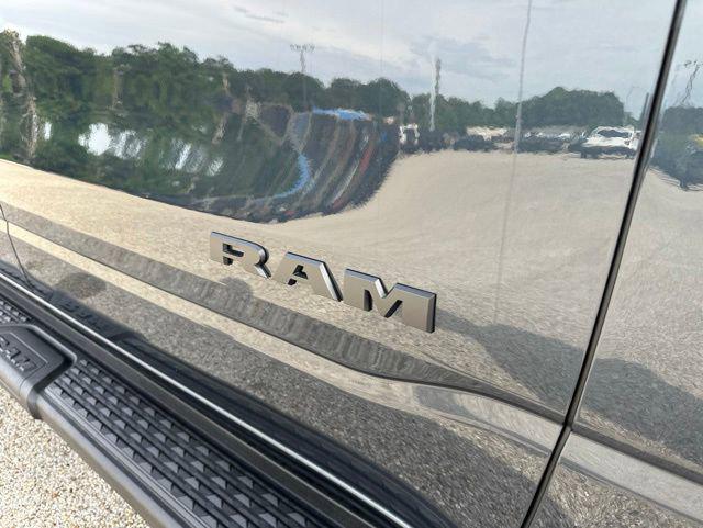 2026 Ram 1500 Express Crew Cab 4x4 5'7" Box