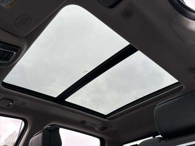 New 2026 Granite Crystal Metallic Clear-Coat Exterior Paint RAM Tungsten image 57