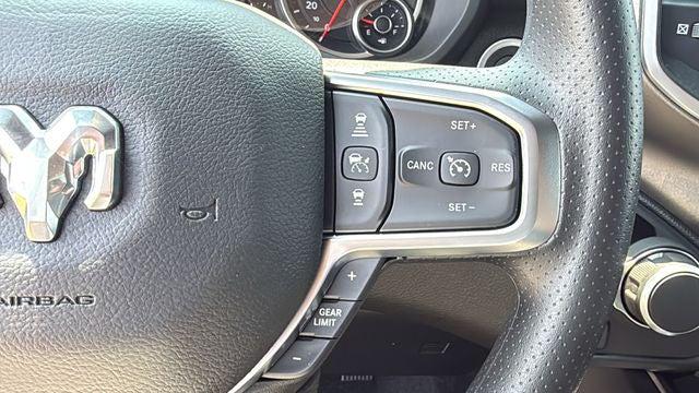 2026 Ram 1500 Express Crew Cab 4x4 5'7" Box