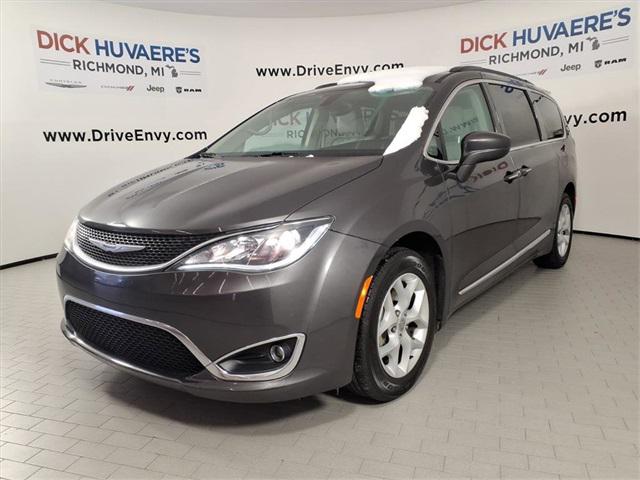 2017 Chrysler Pacifica Touring-L 2017 Chrysler Pacifica Touring-L