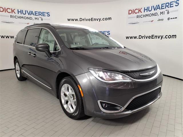 2017 Chrysler Pacifica Touring-L 2017 Chrysler Pacifica Touring-L