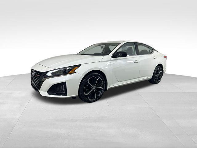 2025 Nissan Altima SR AWD