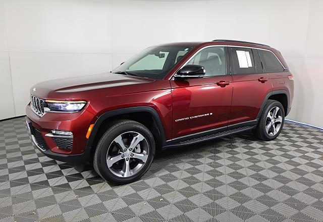 2024 Jeep Grand Cherokee Limited 4x4 2024 Jeep Grand Cherokee Limited 4x4