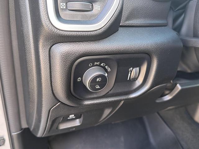 2023 Ram 1500 Big Horn Crew Cab 4x4 5'7" Box