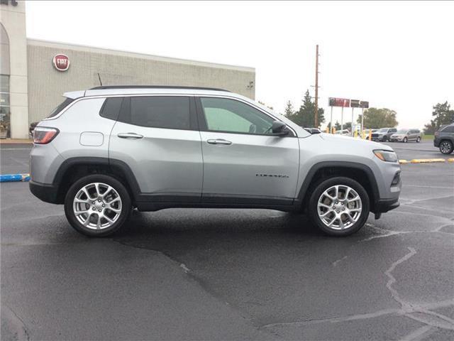 2023 Jeep Compass Latitude Lux FWD 2023 Jeep Compass Latitude Lux FWD