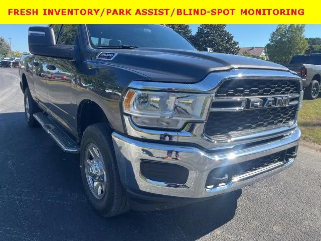 2024 RAM 2500 Tradesman Crew Cab 4x4 64 Box
