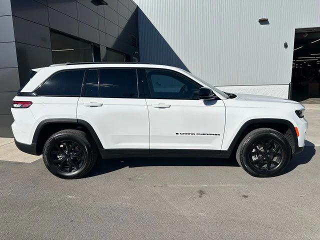 2025 Jeep Grand Cherokee Altitude 4x4 2025 Jeep Grand Cherokee Altitude 4x4