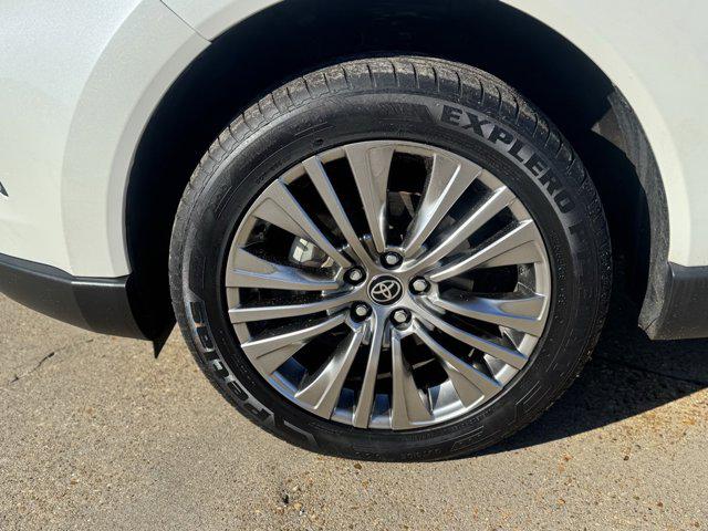 2022 Toyota Venza XLE