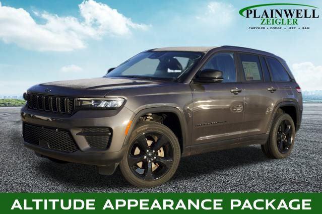 2023 Jeep Grand Cherokee Altitude 4x4 2023 Jeep Grand Cherokee Altitude 4x4