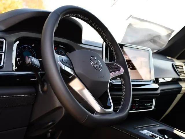 2026 Volkswagen Atlas Cross Sport SE