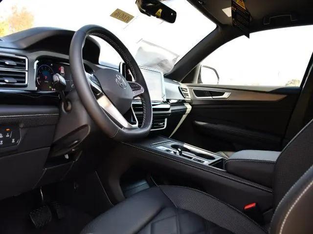 2026 Volkswagen Atlas Cross Sport SE