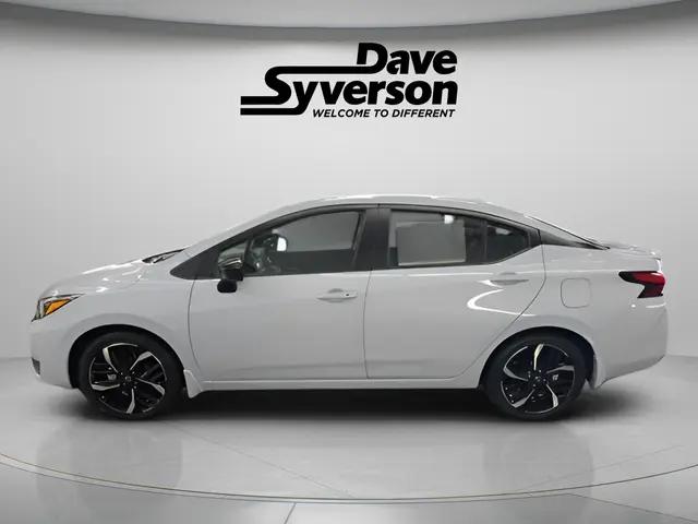 2025 Nissan Versa 1.6 SR