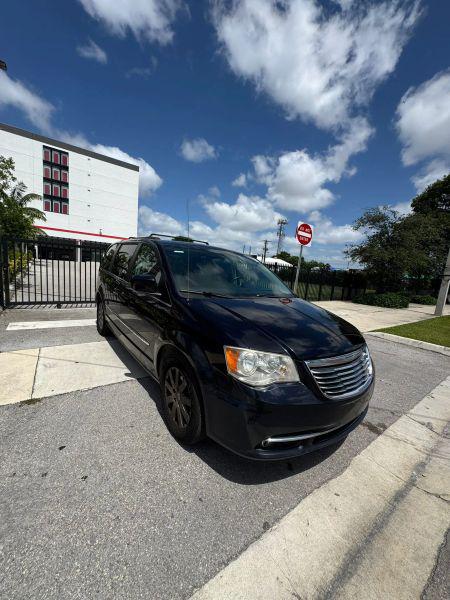 2011 Chrysler Town & Country Touring-L for sale in Miami, FL