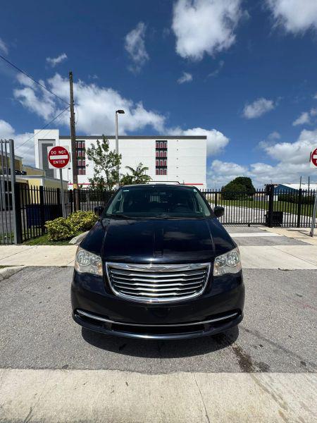 2011 Chrysler Town & Country Touring-L