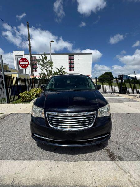 2011 Chrysler Town & Country Touring-L