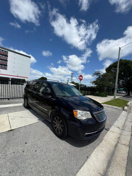 2011 Chrysler Town & Country Touring-L
