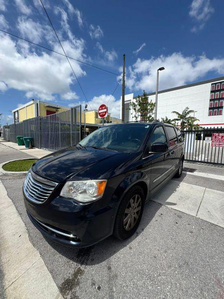 2011 Chrysler Town & Country Touring-L
