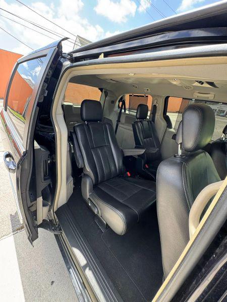 2011 Chrysler Town & Country Touring-L
