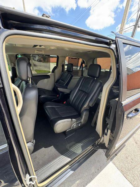 2011 Chrysler Town & Country Touring-L