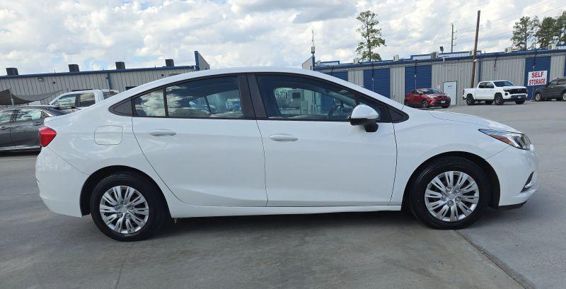 2017 Chevrolet Cruze LS Auto