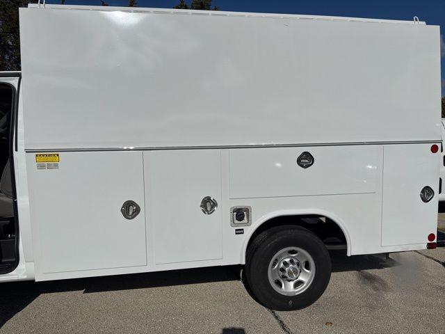2025 Chevrolet Express Cutaway Work Van