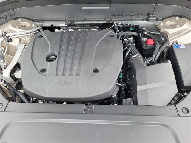 2026 Volvo XC90 Core, B5 AWD Gas (mild hybrid), Gasoline, Bright, 7 Seats