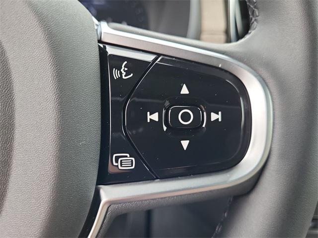 2026 Volvo XC90 Core, B5 AWD Gas (mild hybrid), Gasoline, Bright, 7 Seats