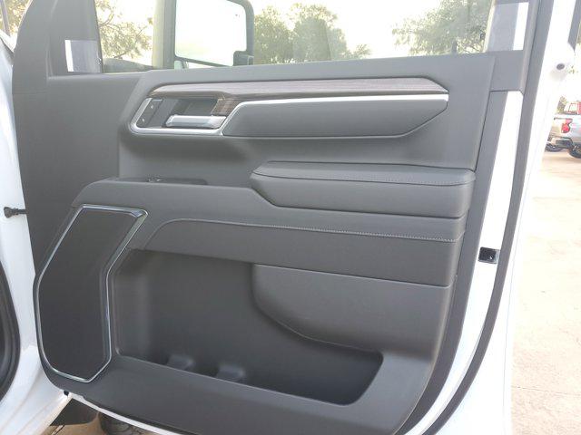 2026 Chevrolet Silverado 3500HD Crew Cab, Long Bed, LT Dual Rear Wheel, RWD