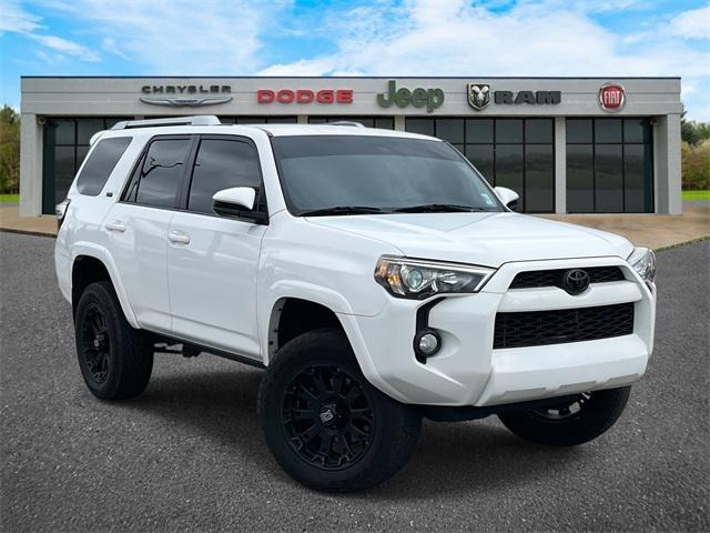 2018 Toyota 4Runner SR5 2018 Toyota 4Runner SR5