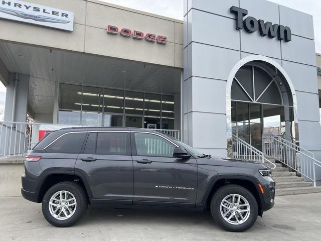 2025 Jeep Grand Cherokee Laredo X 4x4 2025 Jeep Grand Cherokee Laredo X 4x4