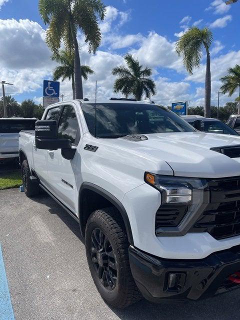 2025 Chevrolet Silverado 2500HD 4WD Crew Cab Standard Bed LTZ