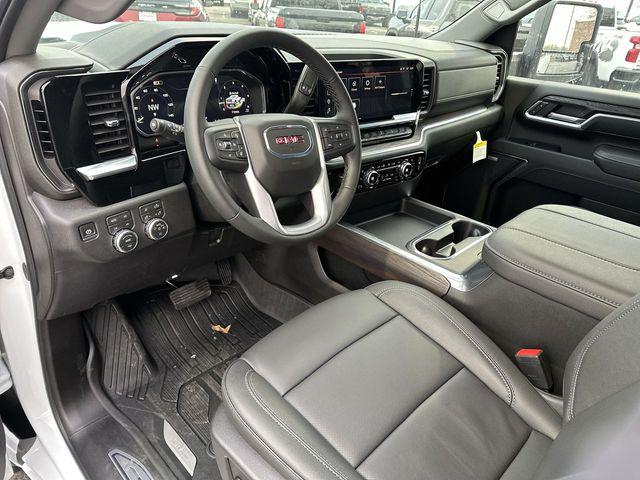 2026 GMC Sierra 2500HD Crew Cab, Standard Bed, SLT, 4WD