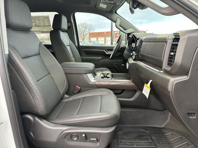 2026 GMC Sierra 2500HD Crew Cab, Standard Bed, SLT, 4WD