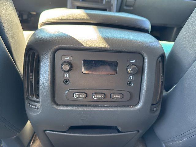2003 Chevrolet Avalanche Base