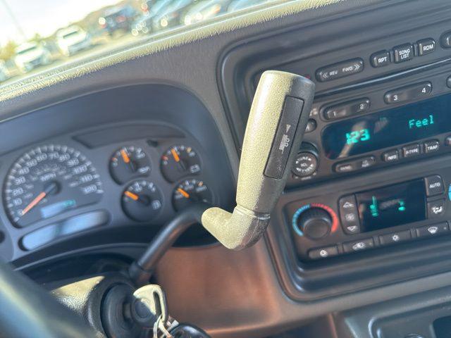 2003 Chevrolet Avalanche Base